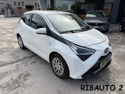 Toyota Aygo 1.0 VVT-i 69 CV 5 porte x-pure (2)