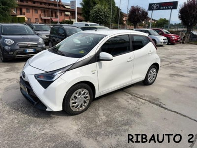 Toyota Aygo 1.0 VVT-i 69 CV 5 porte x-pure (3)