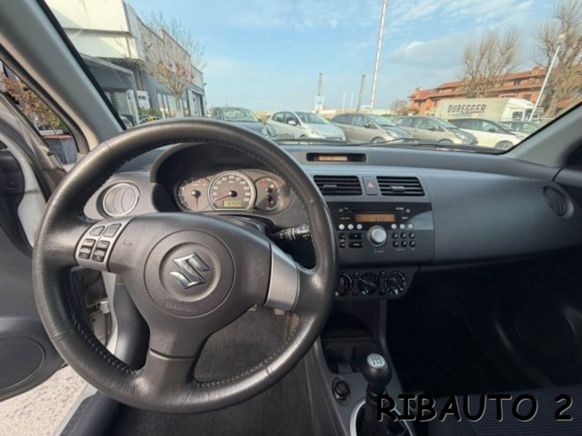 Suzuki Swift 1.3 4x4 5p. GL (3)