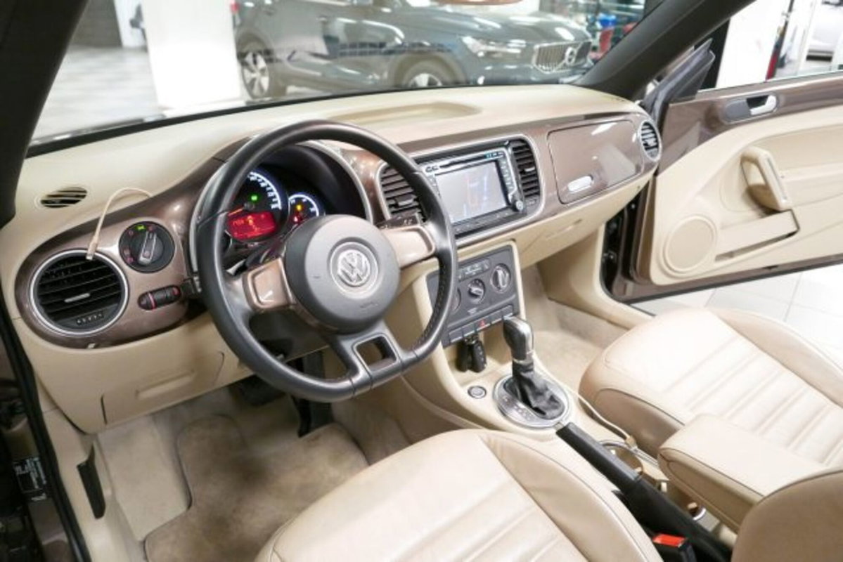 Volkswagen Maggiolino Cabrio 1.2 TSI Design (11)