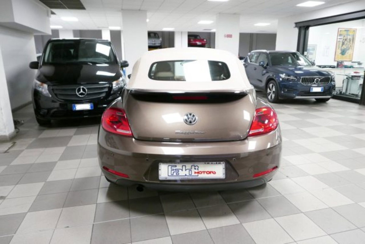 Volkswagen Maggiolino Cabrio 1.2 TSI Design (9)