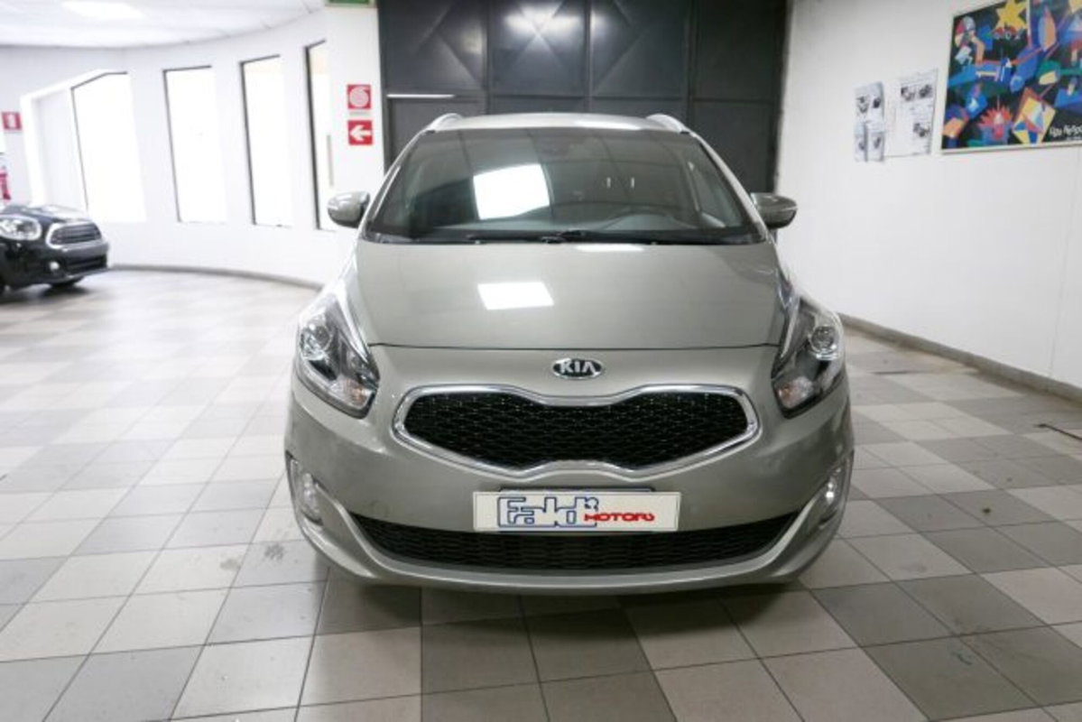 Kia Carens 1.6 GDI Class (2)
