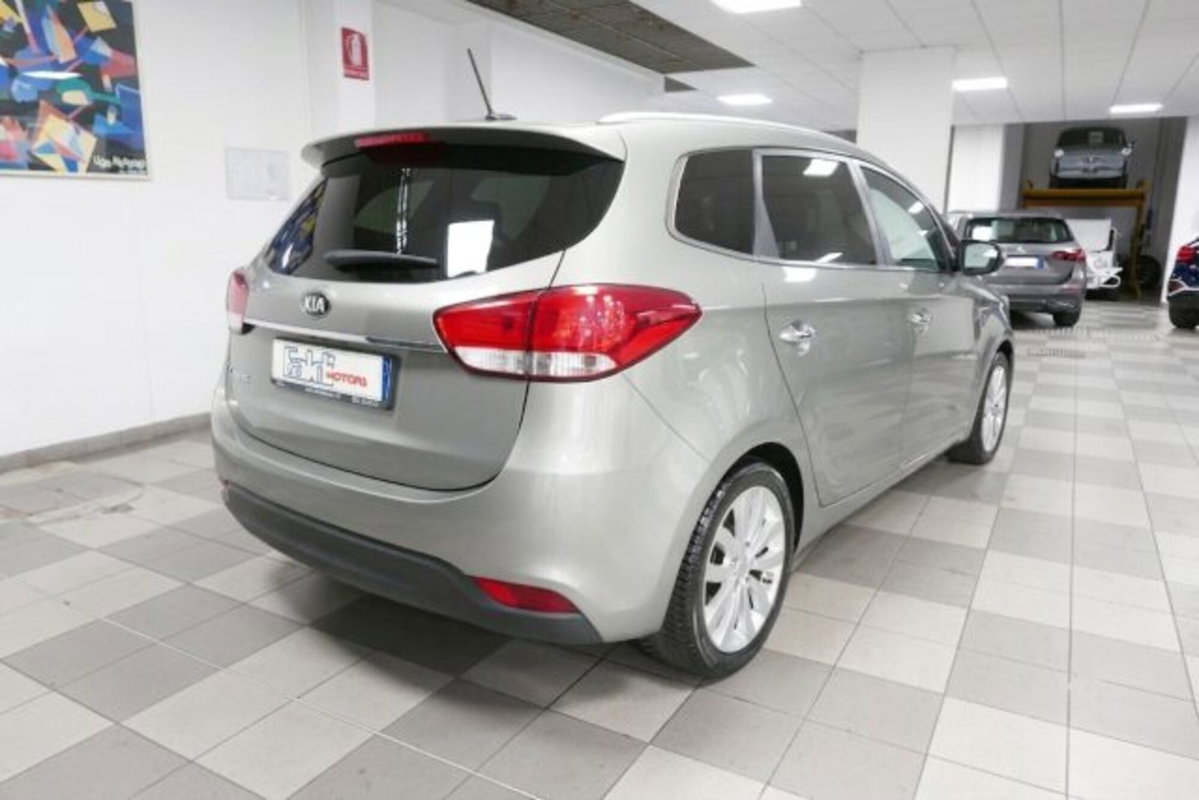 Kia Carens 1.6 GDI Class (4)