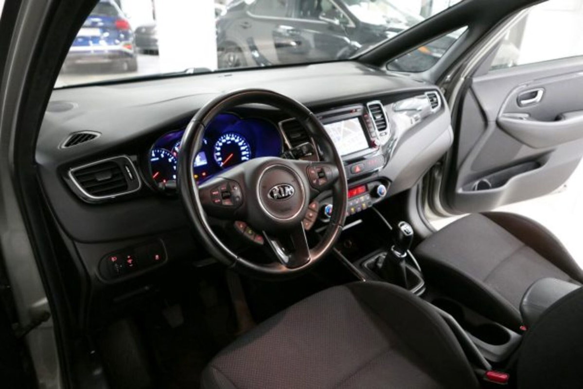 Kia Carens 1.6 GDI Class (7)