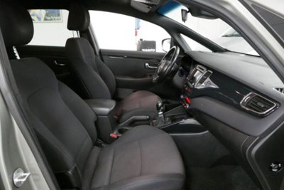 Kia Carens 1.6 GDI Class (8)