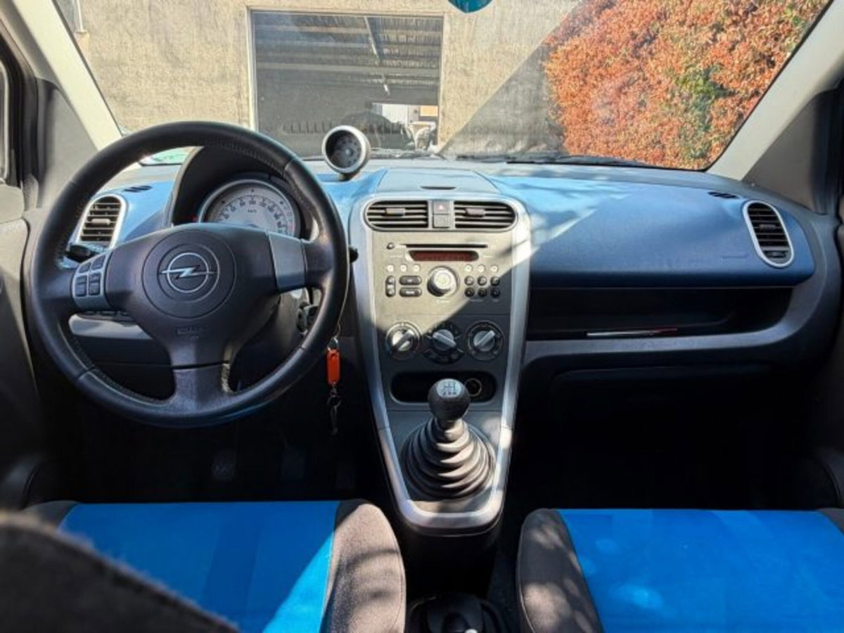 Opel Agila 1.0 12V 65CV (13)