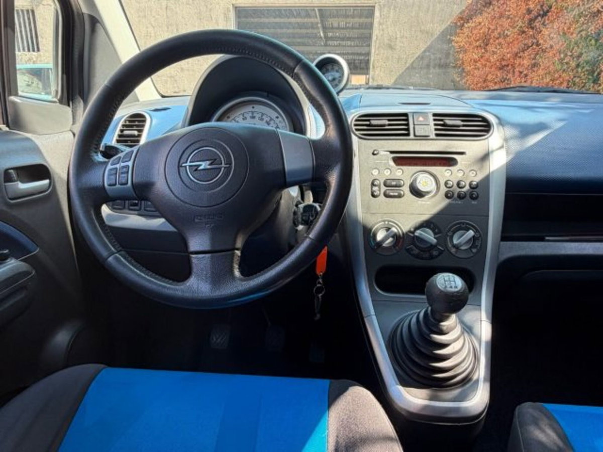 Opel Agila 1.0 12V 65CV (14)