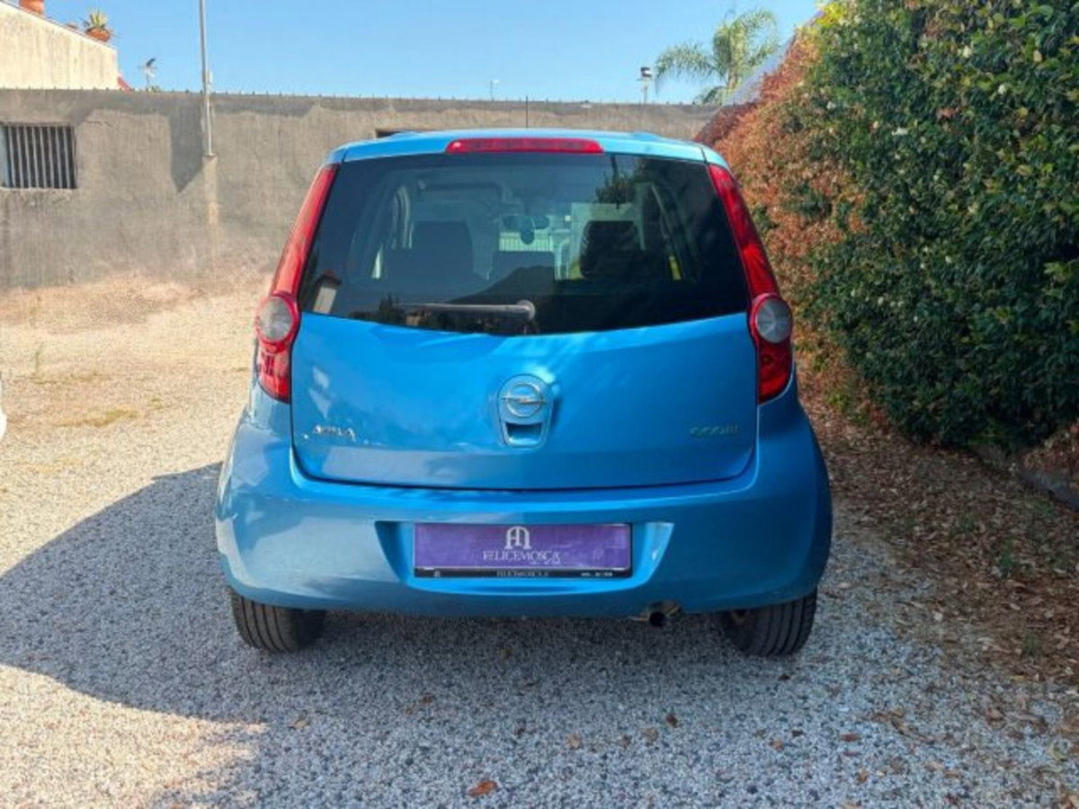 Opel Agila 1.0 12V 65CV (4)