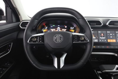Mg ZS ZS 1.5 Luxury (13)
