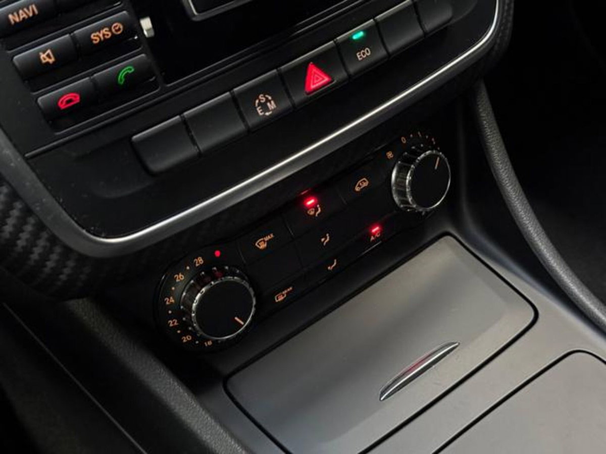 Mercedes-Benz Classe A 180 CDI Automatic Premium (20)