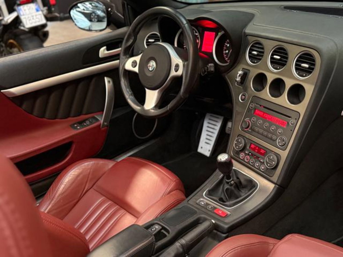 Alfa Romeo Spider 2.2 JTS Selespeed (13)