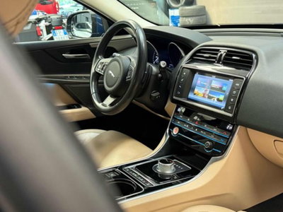 Jaguar XE 2.0 D Turbo 180CV aut. Prestige (14)