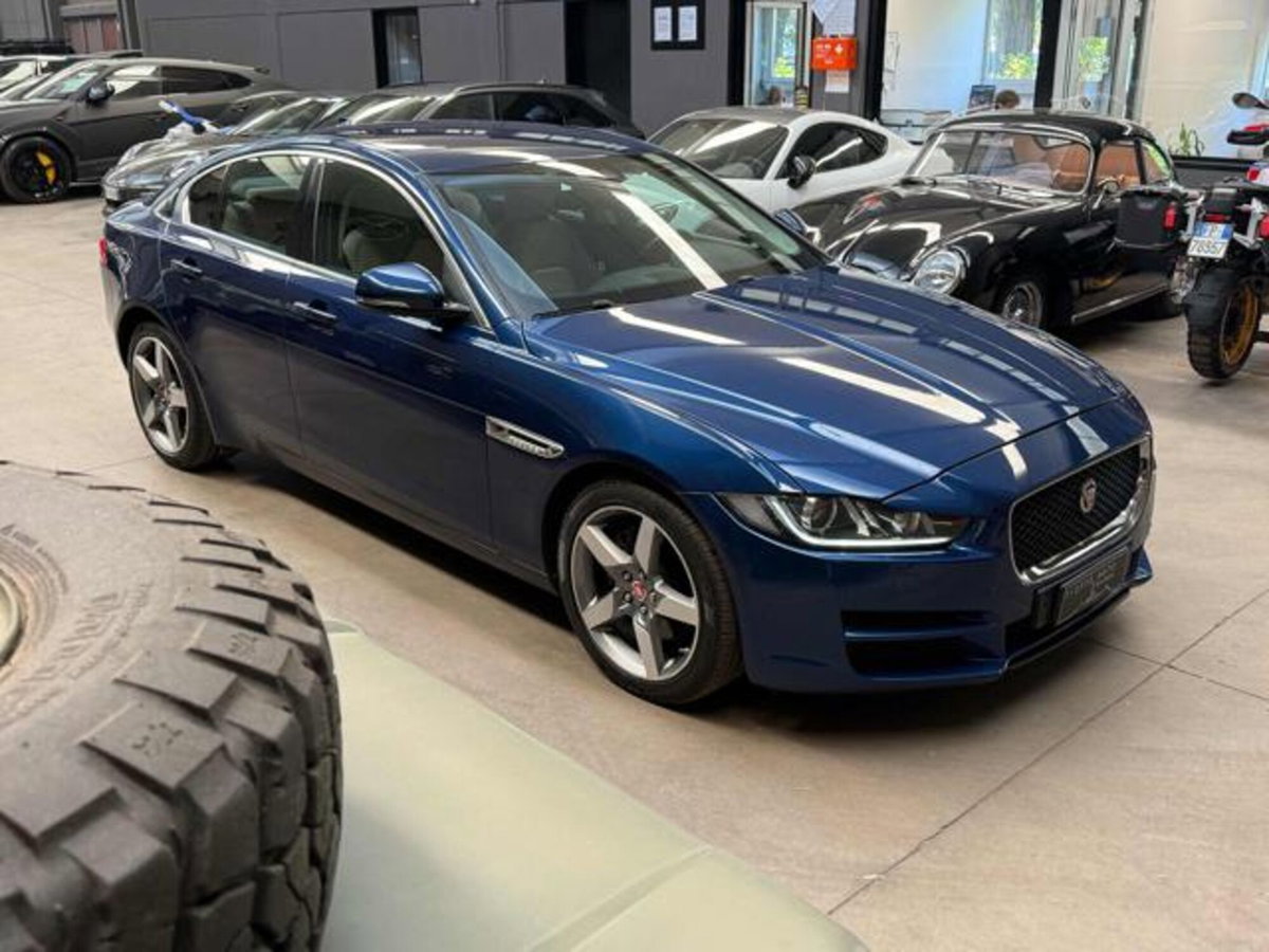 Jaguar XE 2.0 D Turbo 180CV aut. Prestige (3)