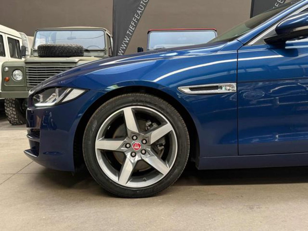 Jaguar XE 2.0 D Turbo 180CV aut. Prestige (7)