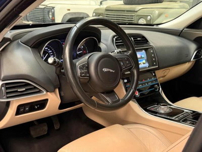 Jaguar XE 2.0 D Turbo 180CV aut. Prestige (9)