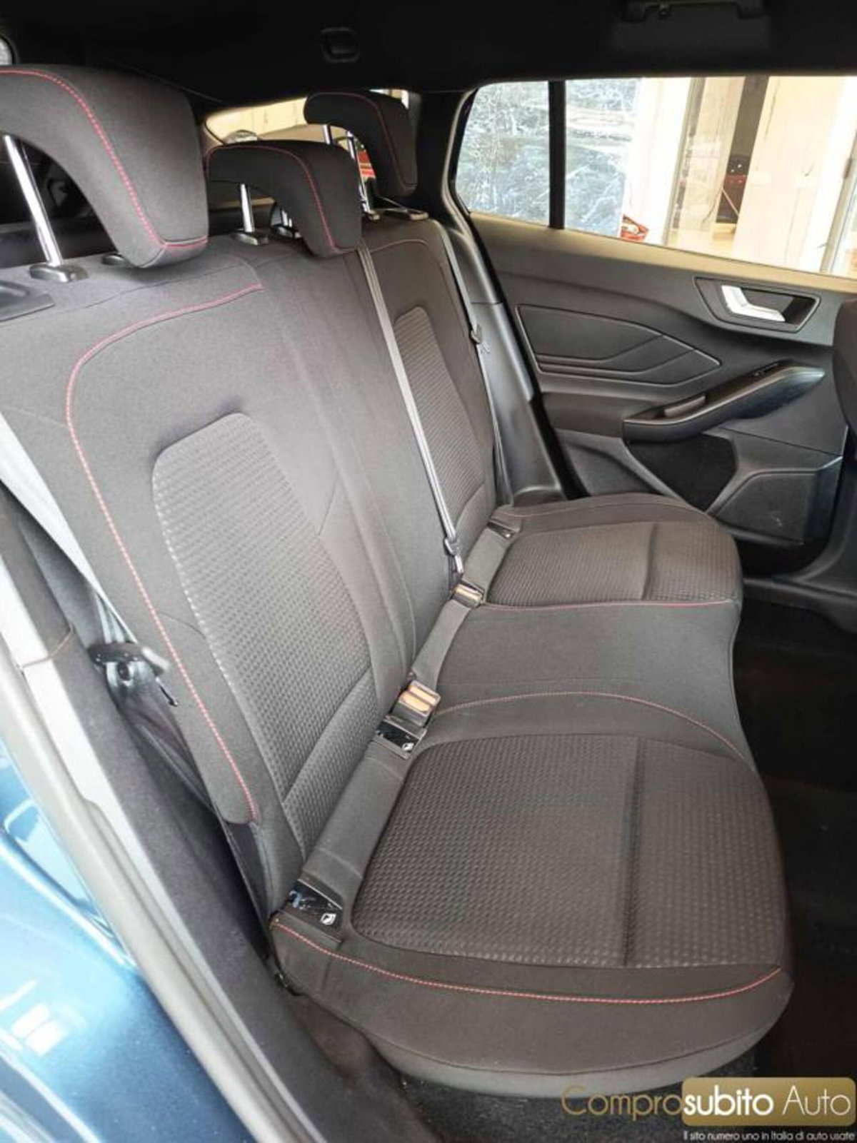 Ford Focus Station Wagon 1.0 EcoBoost Hybrid 125CV Powershift SW ST-Line Design (10)