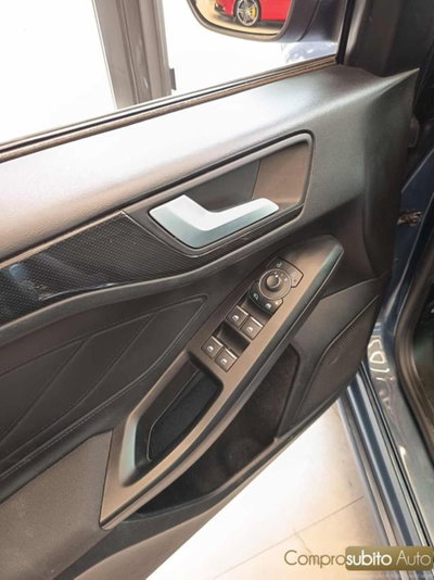 Ford Focus Station Wagon 1.0 EcoBoost Hybrid 125CV Powershift SW ST-Line Design (15)
