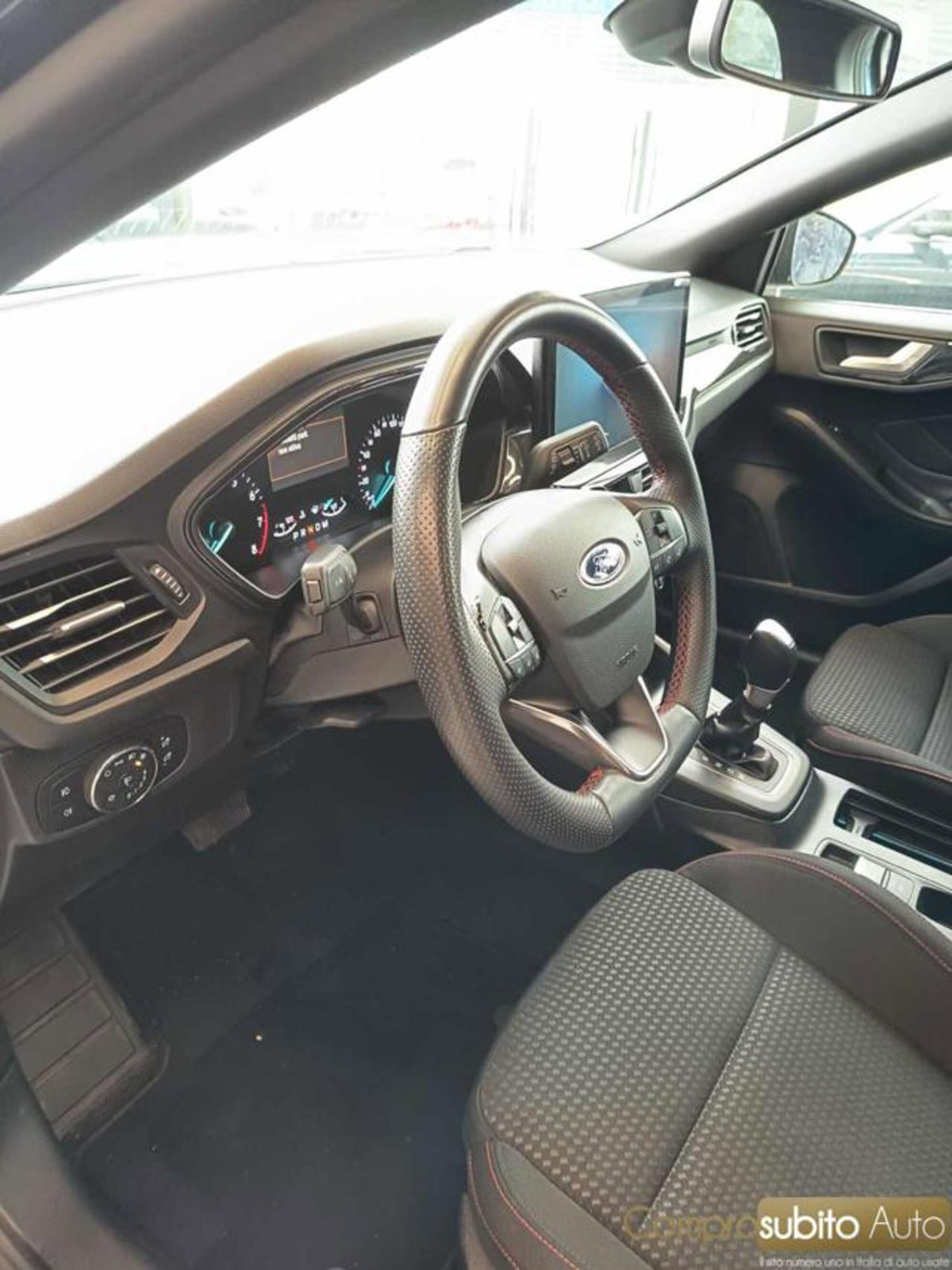 Ford Focus Station Wagon 1.0 EcoBoost Hybrid 125CV Powershift SW ST-Line Design (9)