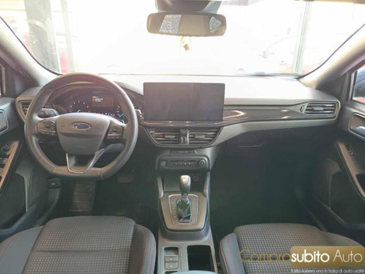 Ford Focus Station Wagon 1.0 EcoBoost Hybrid 125CV Powershift SW ST-Line Design (19)