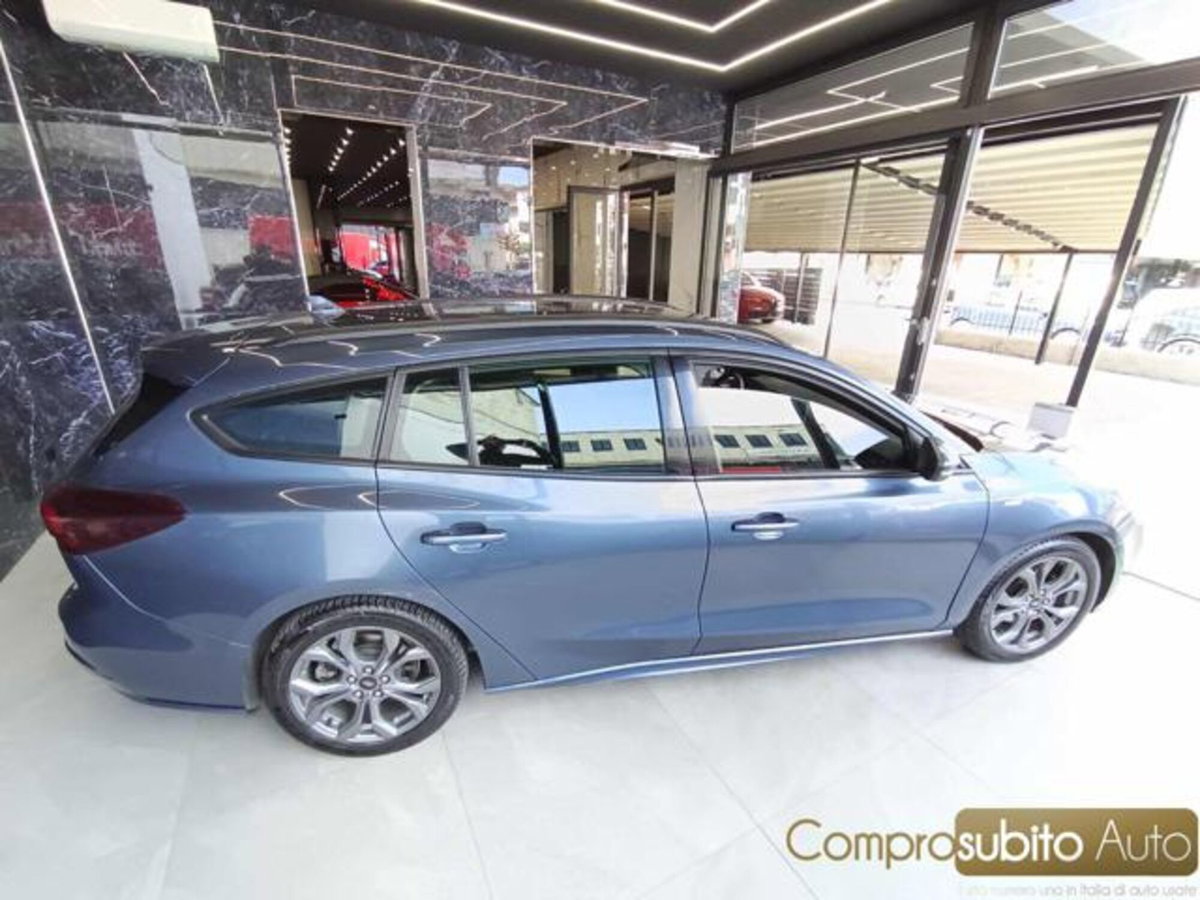 Ford Focus Station Wagon 1.0 EcoBoost Hybrid 125CV Powershift SW ST-Line Design (8)