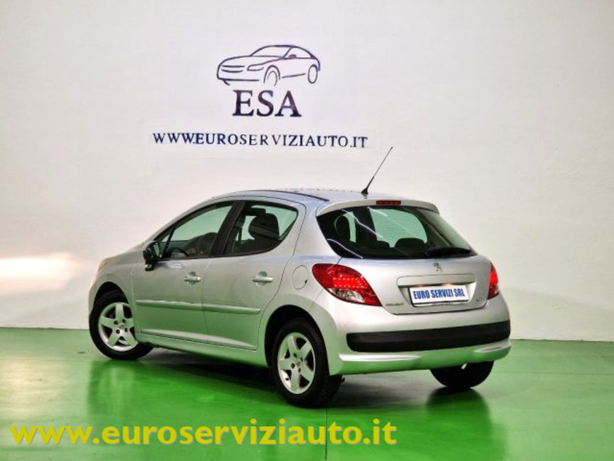 Peugeot 207 HDi 70CV 5p. Access (4)