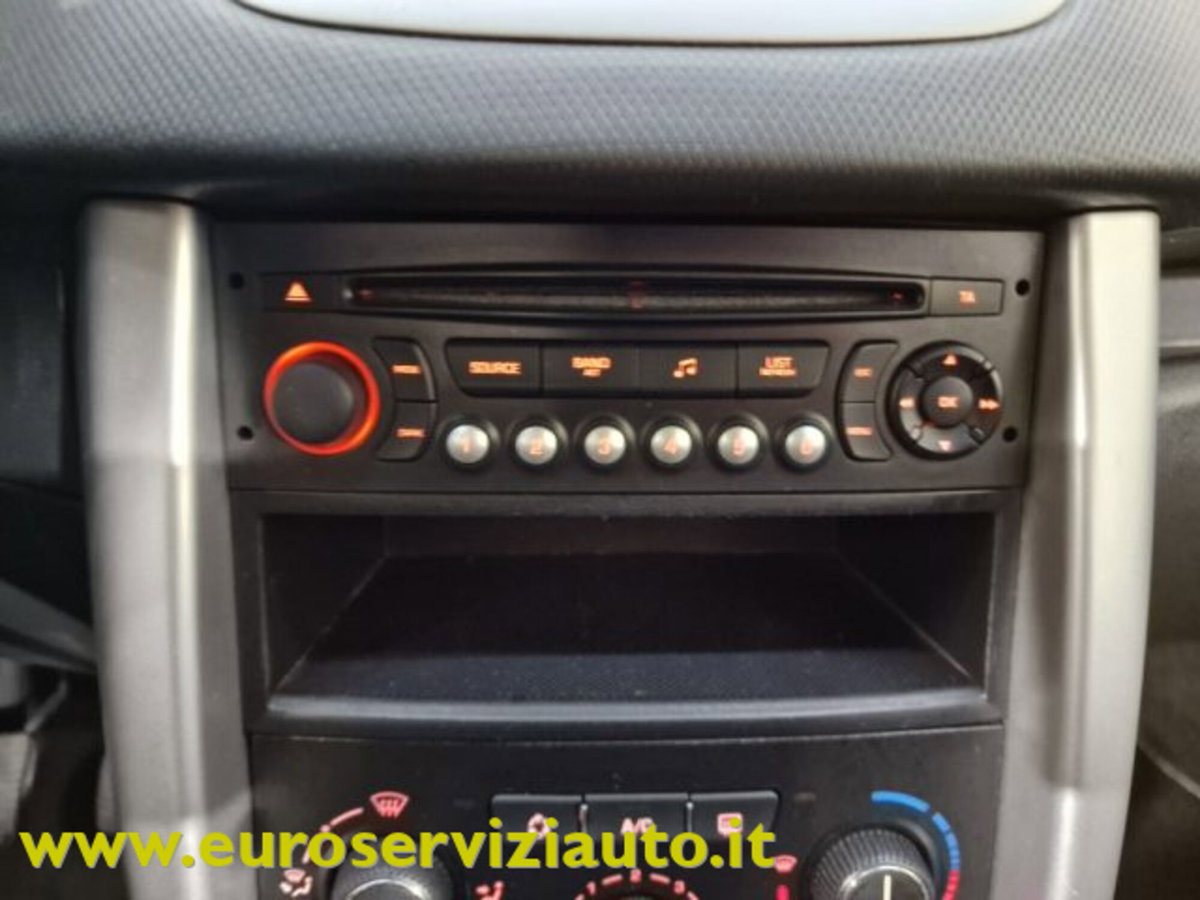 Peugeot 207 HDi 70CV 5p. Access (18)