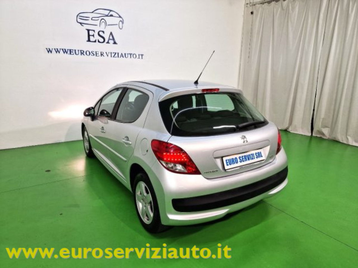 Peugeot 207 HDi 70CV 5p. Access (9)