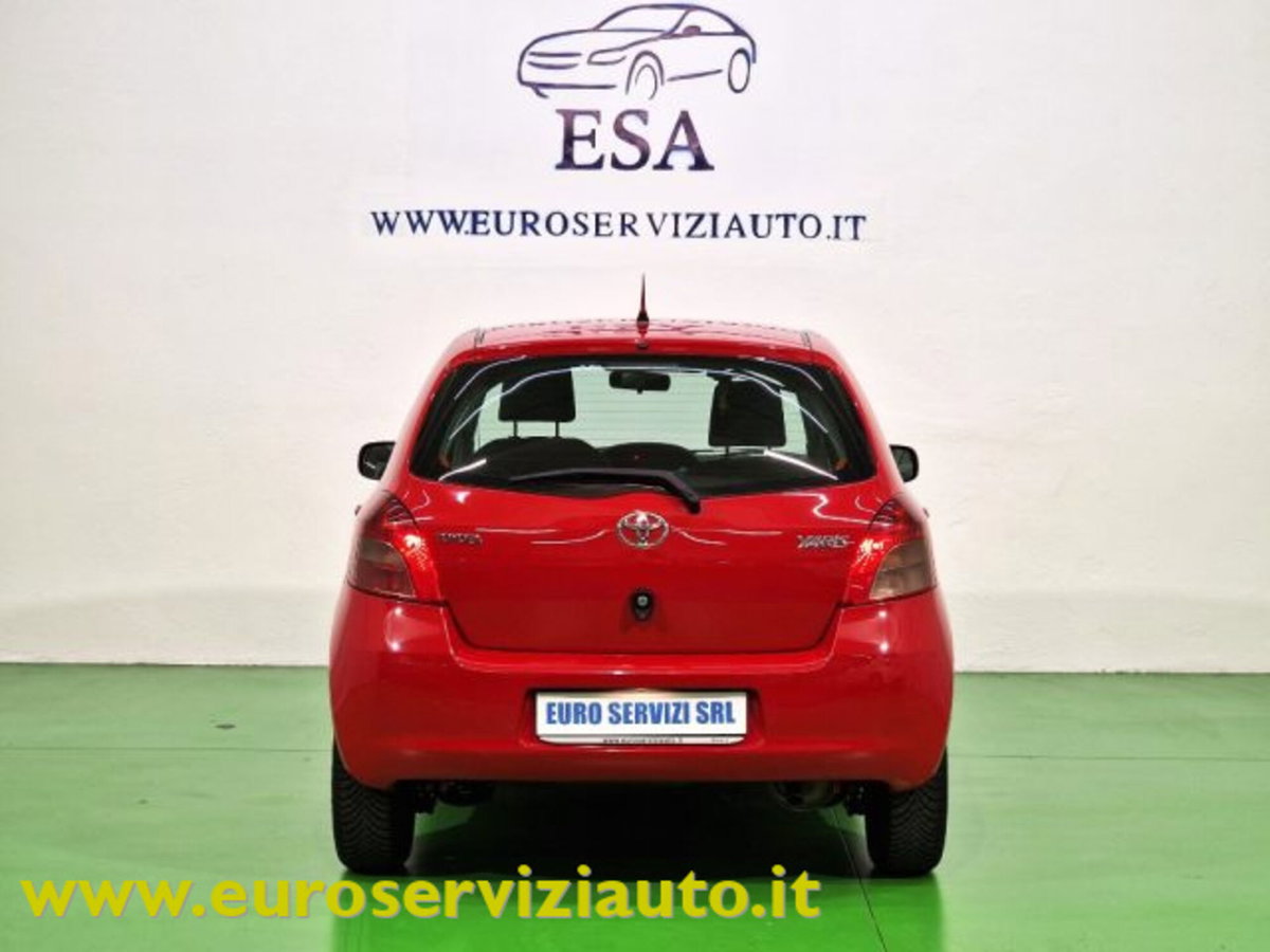 Toyota Yaris 1.3 5 porte Sol (10)