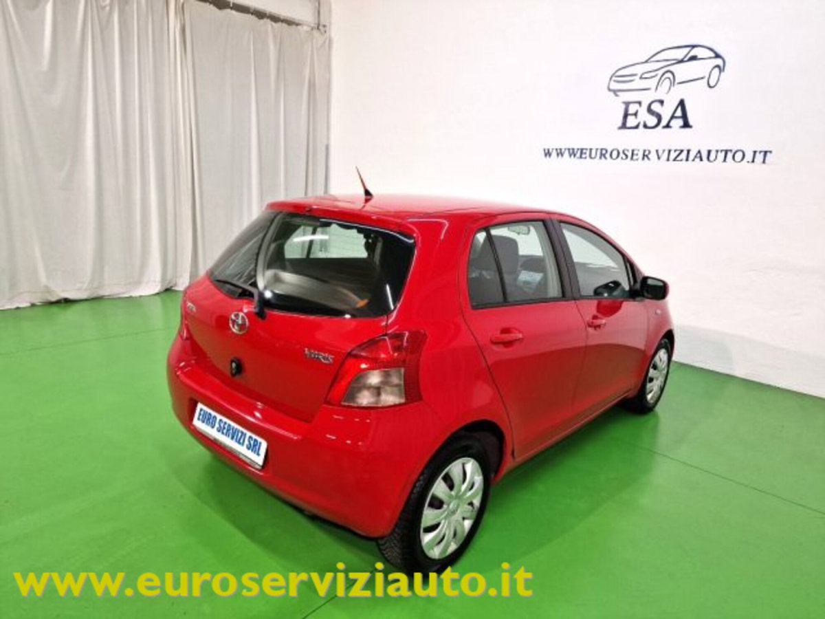 Toyota Yaris 1.3 5 porte Sol (11)