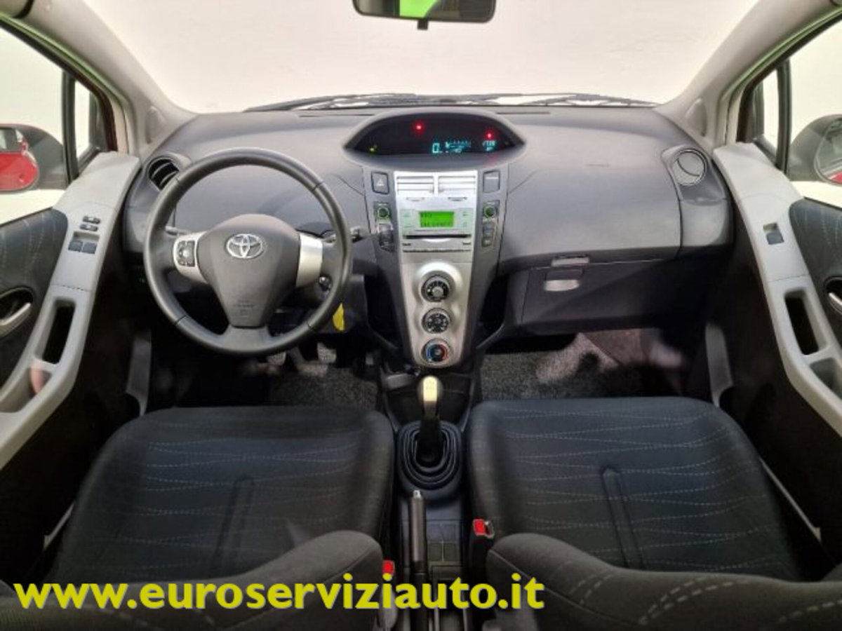 Toyota Yaris 1.3 5 porte Sol (14)