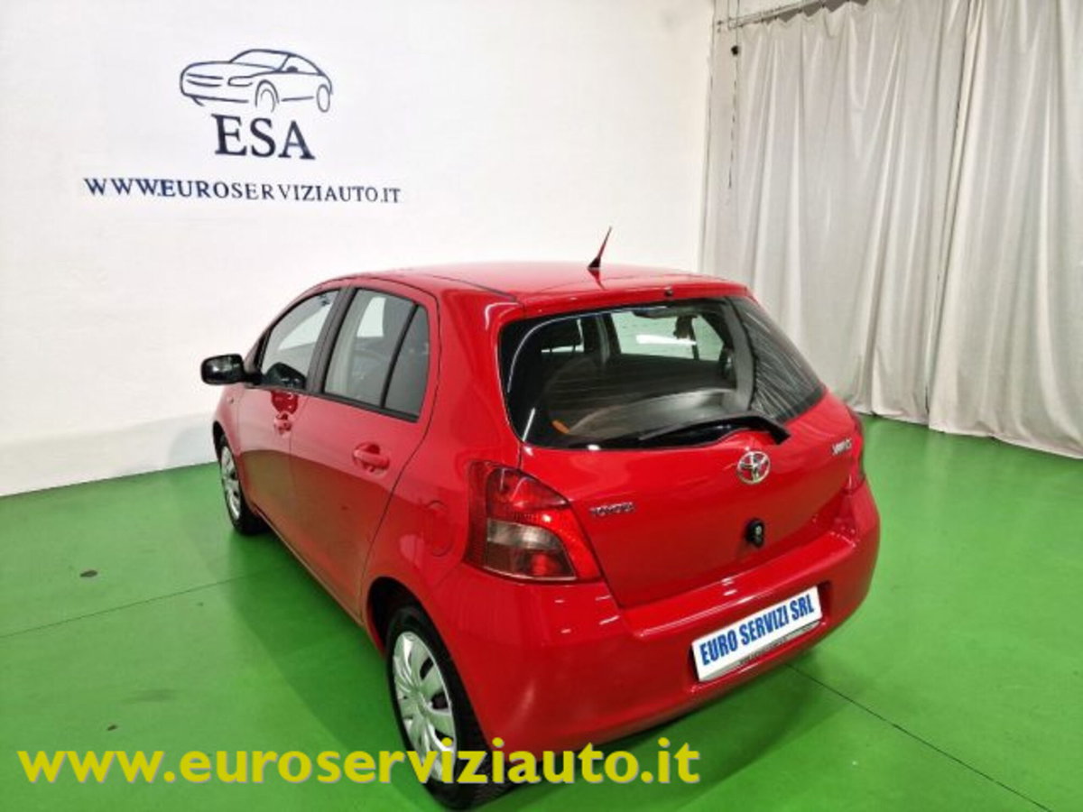 Toyota Yaris 1.3 5 porte Sol (9)