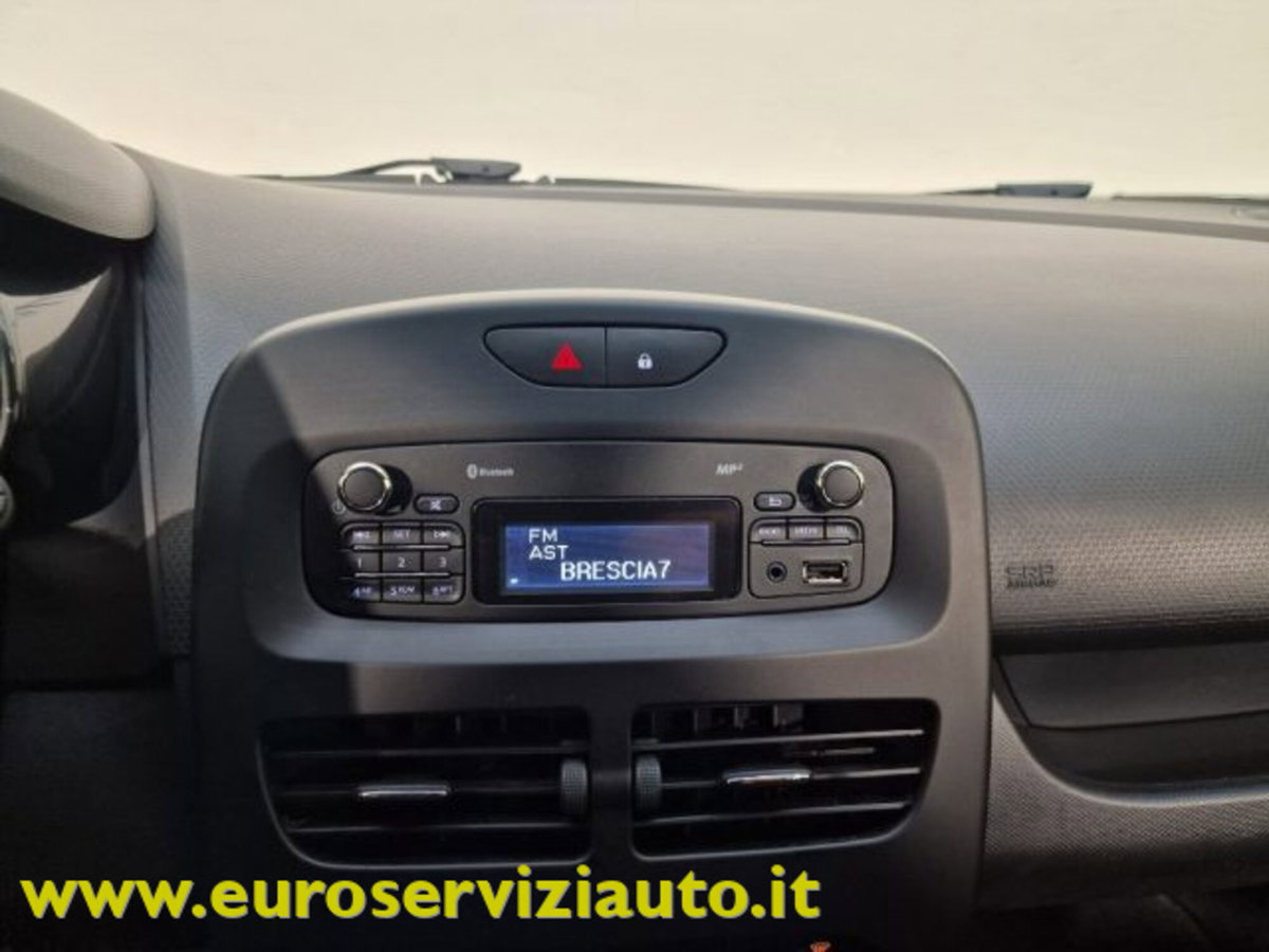 Renault Clio 1.2 75CV 5 porte Wave (17)