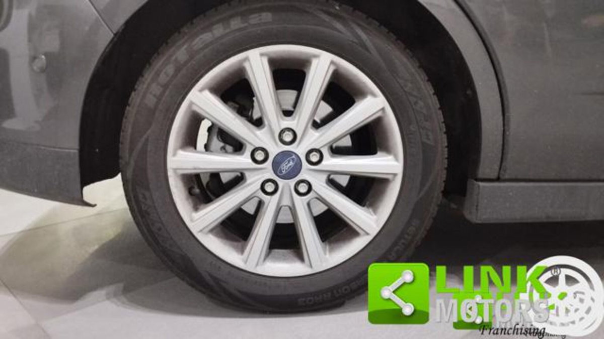 Ford C-Max 1.5 TDCi 120CV Powershift Start&Stop Titanium (16)