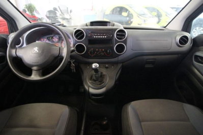 Peugeot Partner 1.6 HDi 92CV Outdoor (11)