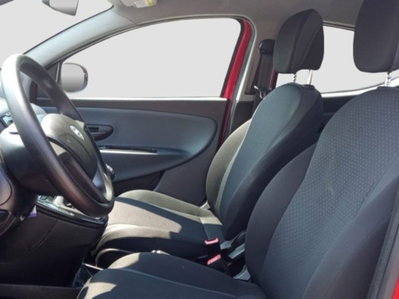 Lancia Ypsilon 1.2 69 CV 5 porte Silver (9)