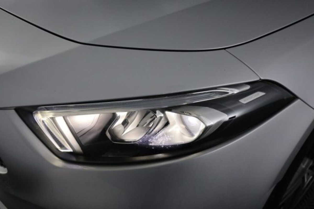 Mercedes-Benz Classe A 250 e Automatic EQ-Power Premium (9)