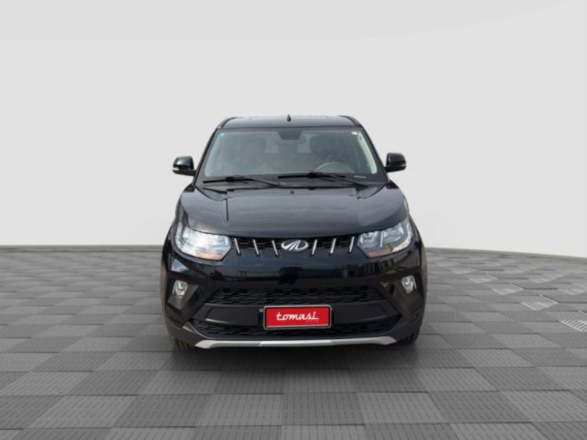 Mahindra KUV100 1.2 K8 (8)