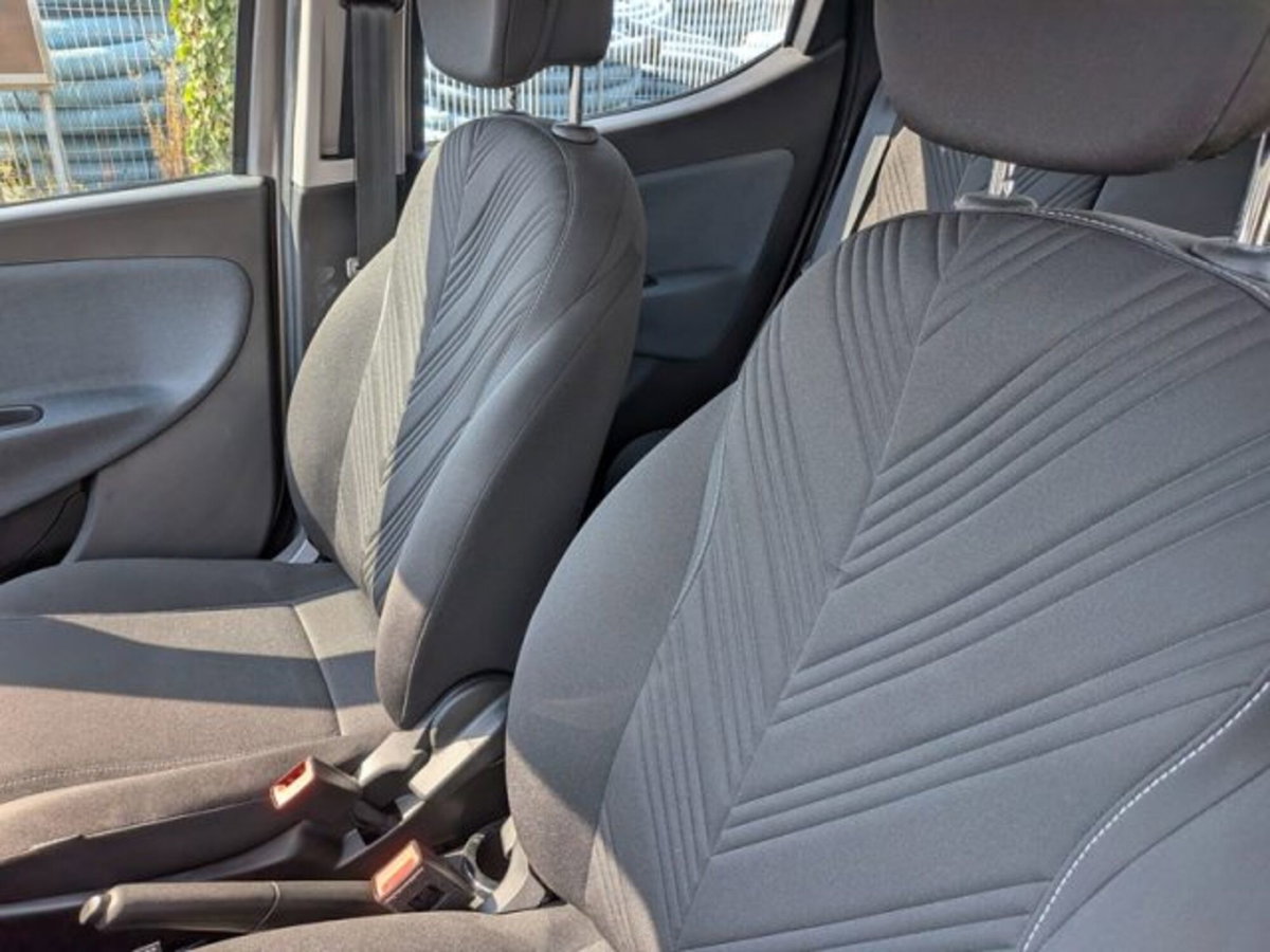 Lancia Ypsilon 1.0 FireFly 5 porte S&S Hybrid Ecochic Gold (8)