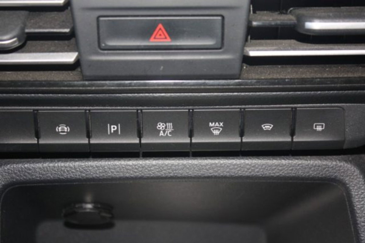 Ford Tourneo Connect 2.0 EcoBlue 122 CV Active (13)
