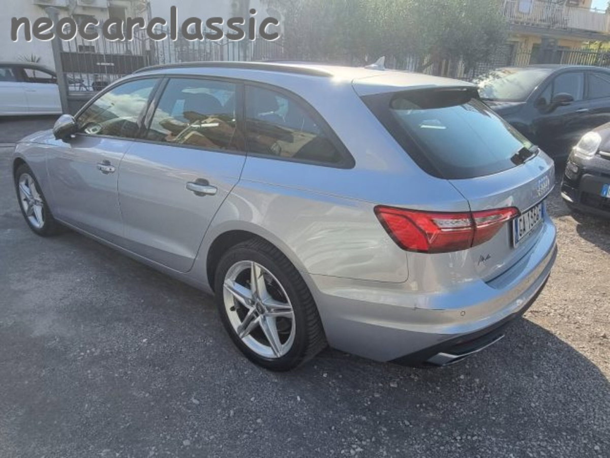 Audi A4 Avant 30 TDI/136 CV S tronic Business Advanced (6)