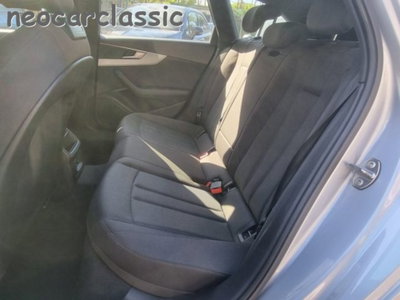 Audi A4 Avant 30 TDI/136 CV S tronic Business Advanced (7)