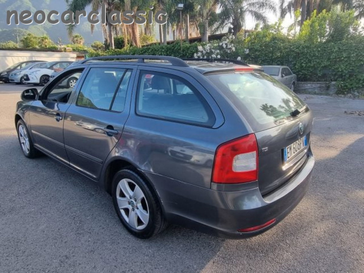 Skoda Octavia Station Wagon 1.6 TDI CR F.AP. 4x4 Wagon Ambition (4)
