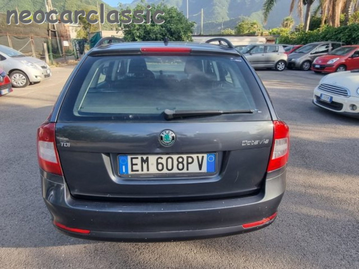 Skoda Octavia Station Wagon 1.6 TDI CR F.AP. 4x4 Wagon Ambition (5)