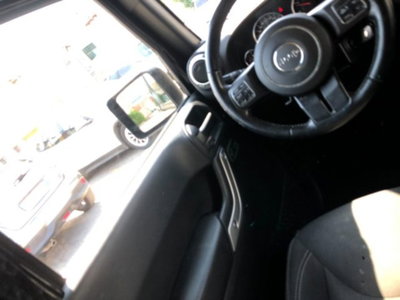 Jeep Wrangler Unlimited 2.8 CRD DPF Rubicon Auto (12)