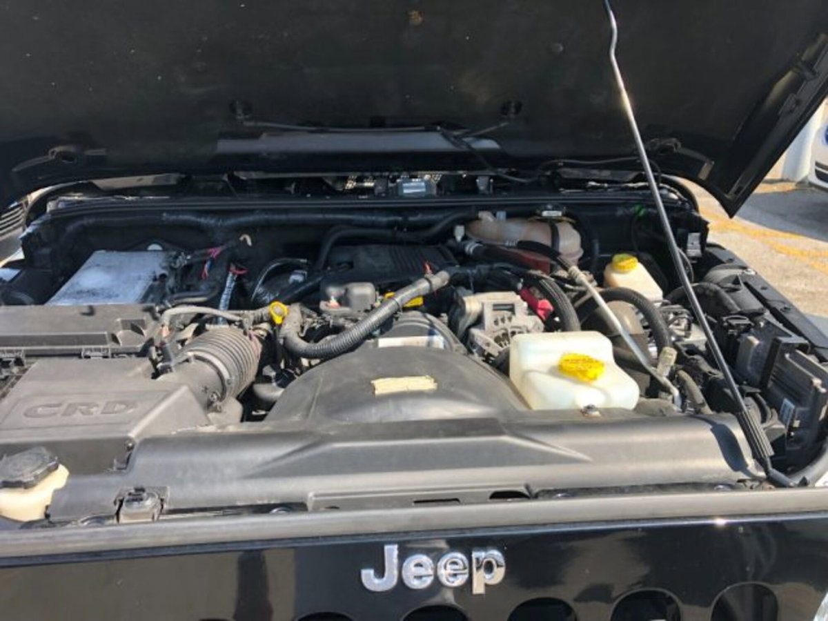 Jeep Wrangler Unlimited 2.8 CRD DPF Rubicon Auto (18)