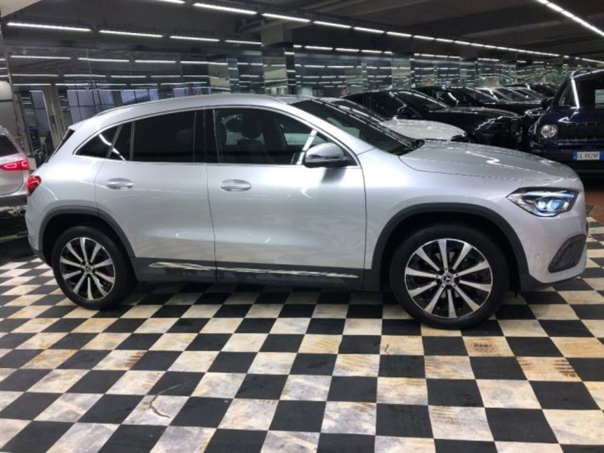 Mercedes-Benz GLA SUV 200 d Automatic Sport Plus (8)