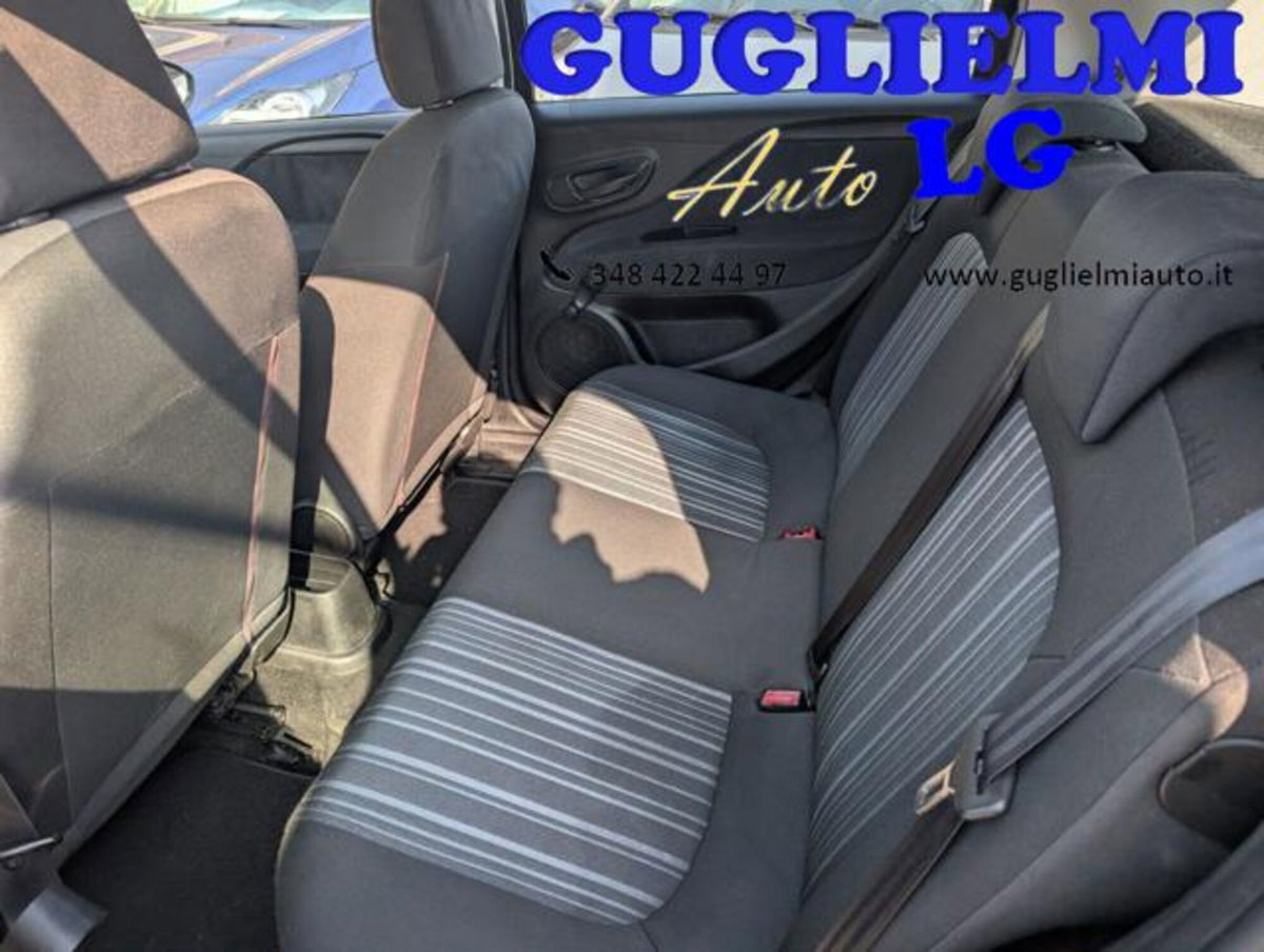 Fiat Punto 1.3 MJT II 75 CV 5 porte Lounge (13)