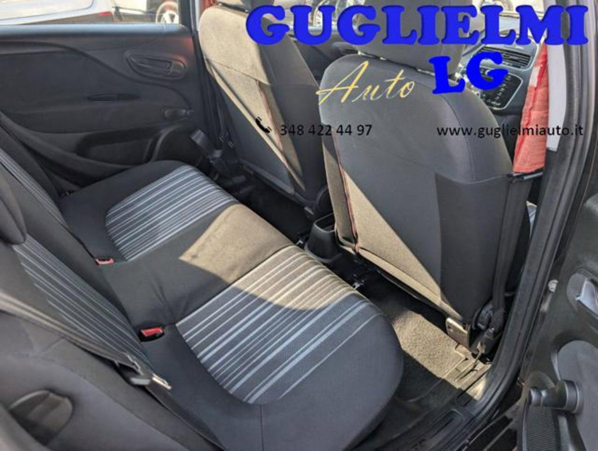 Fiat Punto 1.3 MJT II 75 CV 5 porte Lounge (14)