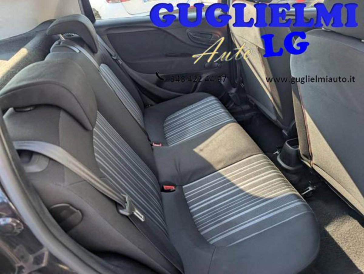 Fiat Punto 1.3 MJT II 75 CV 5 porte Lounge (15)