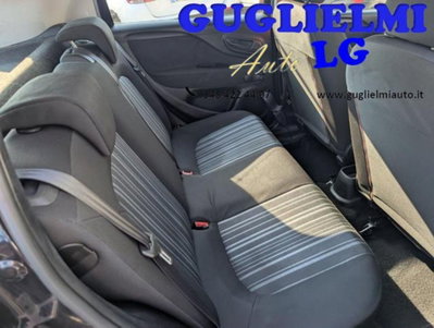 Fiat Punto 1.3 MJT II 75 CV 5 porte Lounge (15)